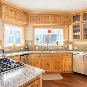 Luxurious Pioneer South Lake Tahoe